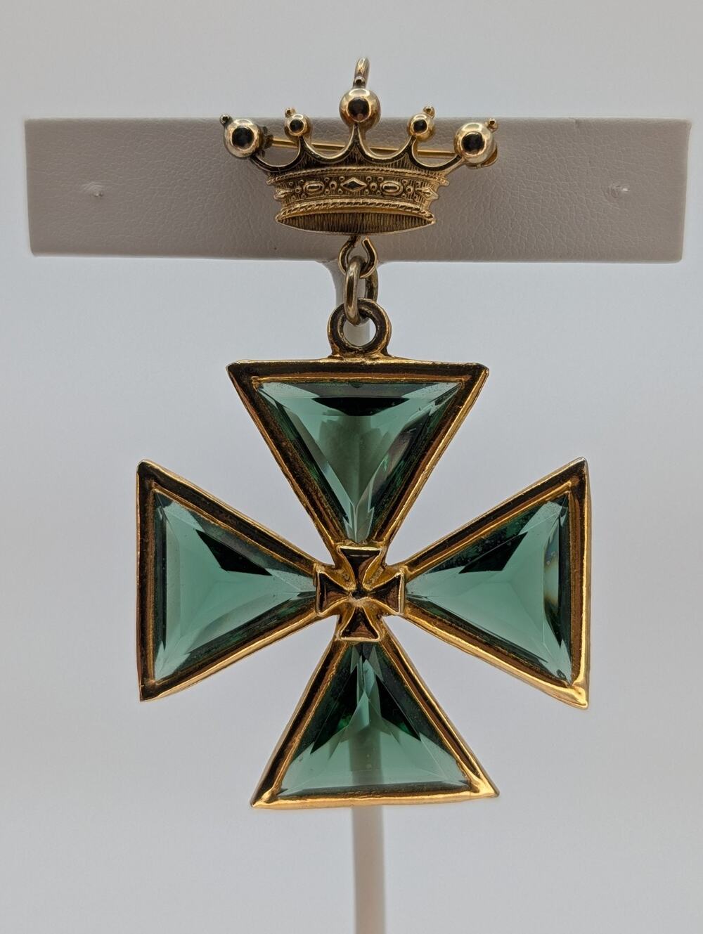 Vintage ACCESSOCRAFT NYC Maltese Cross Emerald Glass Brooch Pendant